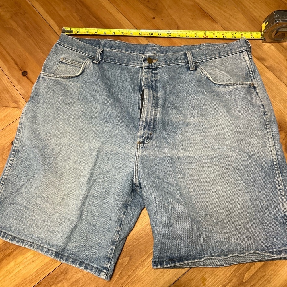 90s Wrangler Light Blue Jean Shorts for Men size 42